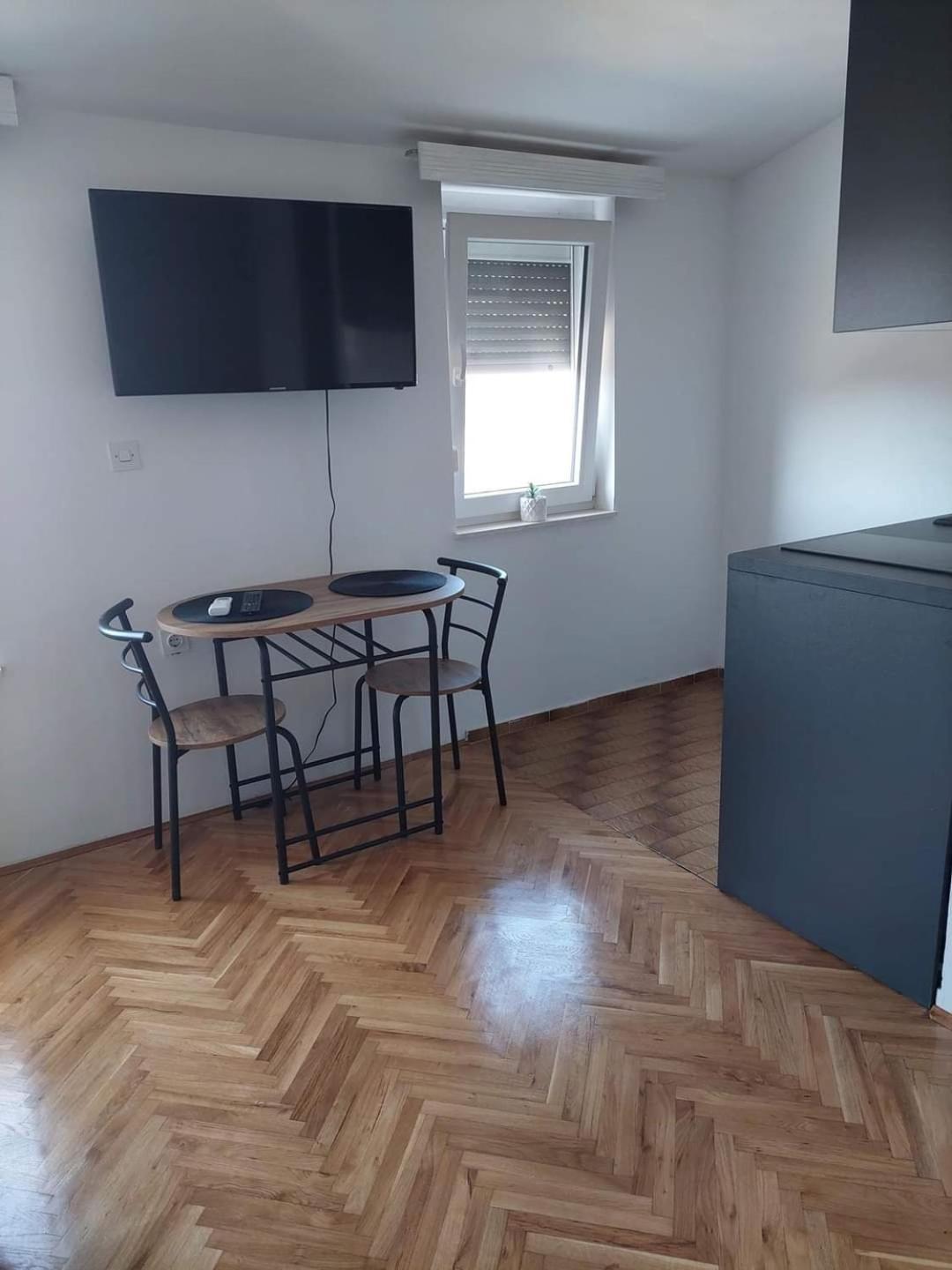 Apartmani Suhi Brod Medulin Buitenkant foto