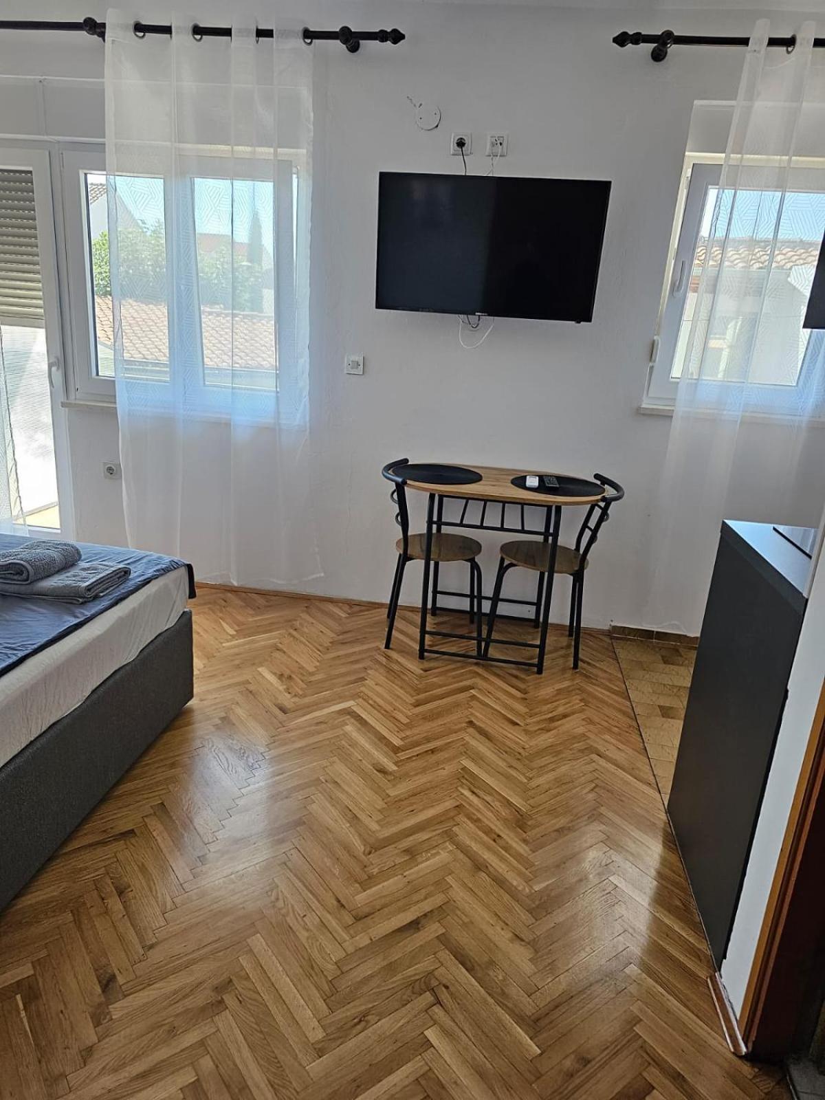 Apartmani Suhi Brod Medulin Buitenkant foto