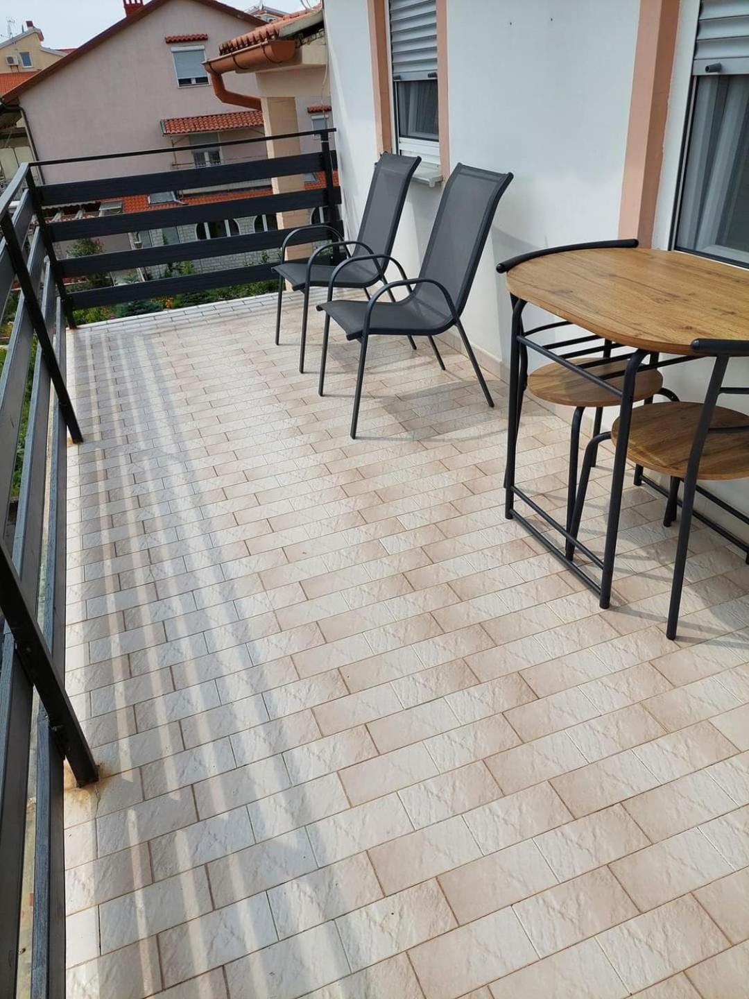 Apartmani Suhi Brod Medulin Buitenkant foto