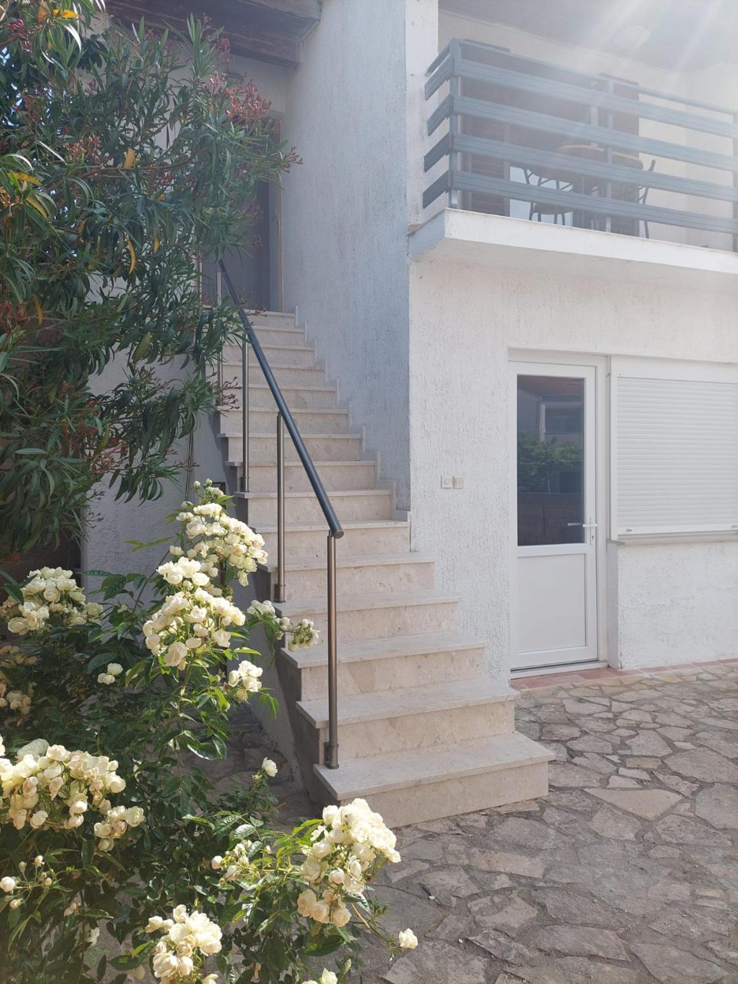 Apartmani Suhi Brod Medulin Buitenkant foto